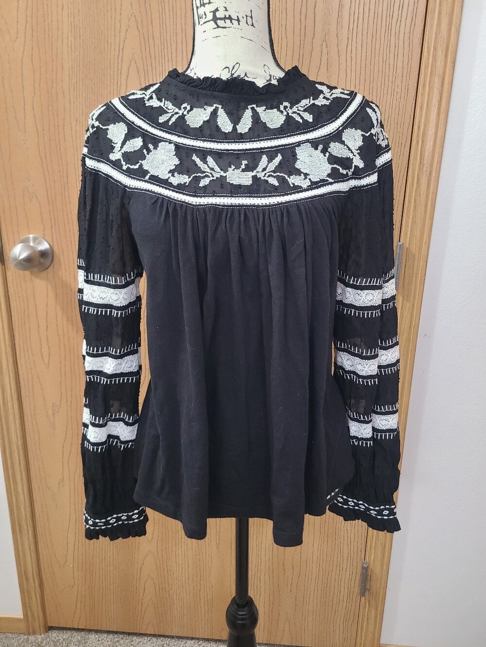 Maeve Anthropologie Embroidered Boho Cottagecore Peasant Top - Picture 1 of 3